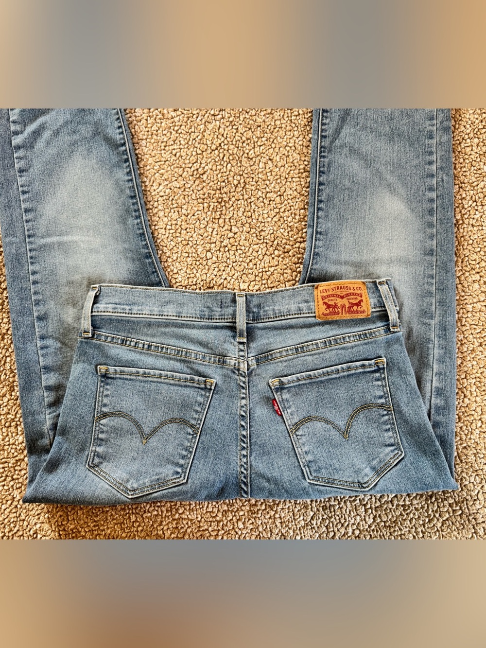 Levi’s 314 Shaping Straight Jeans Women’s Size 28 Light Wash Stretch Denim